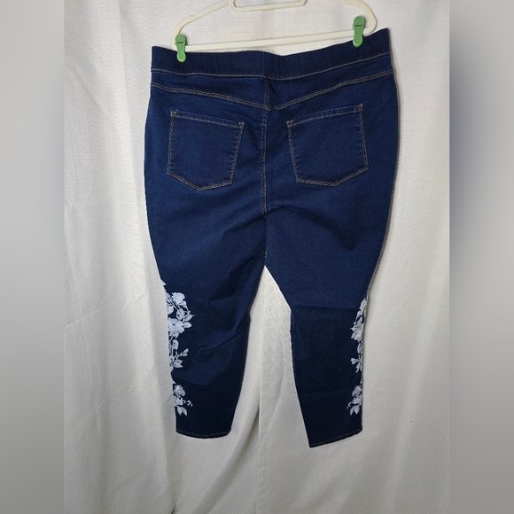 Denim 24/7 Jeggings - Picture 4 of 8